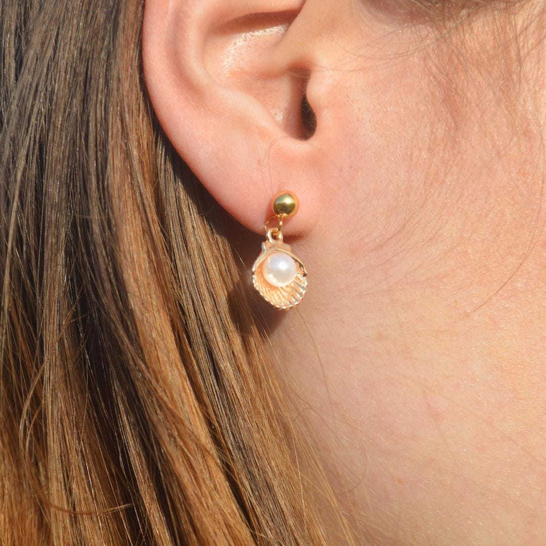 Sea Shell Pearl Stud Earrings