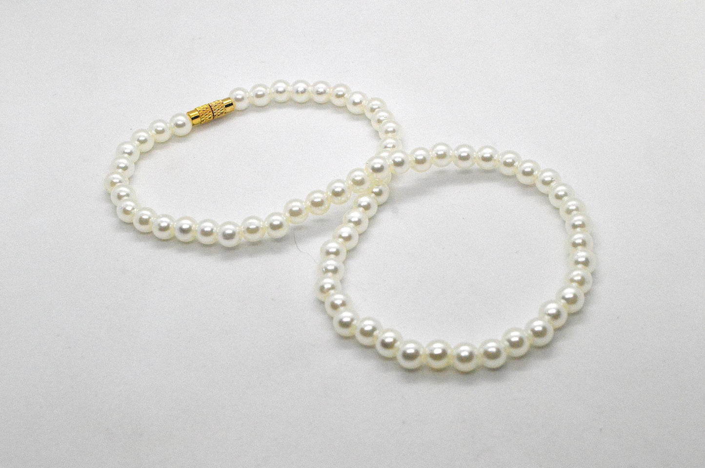 Simple Pearl Layering Necklace